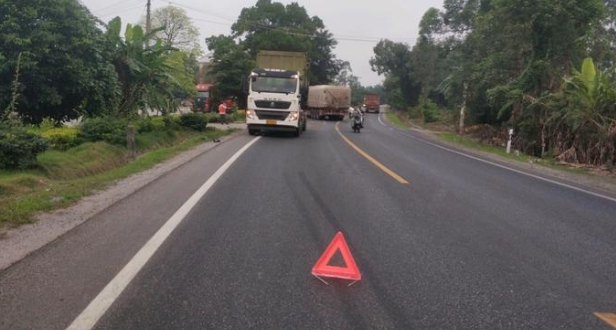 2名司機受傷！大貨車彎道未減速靠右行駛與北海一大型汽車相撞！